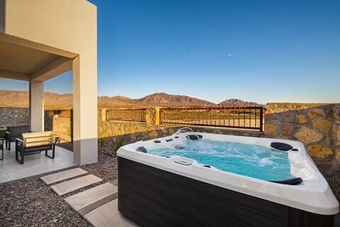 34100f72 03c0 4bab 906b c9c0727590fbhot tub e.jpeg.jpg